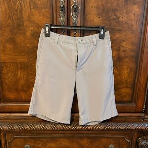 Izod Men's Beige Flat golf Shorts